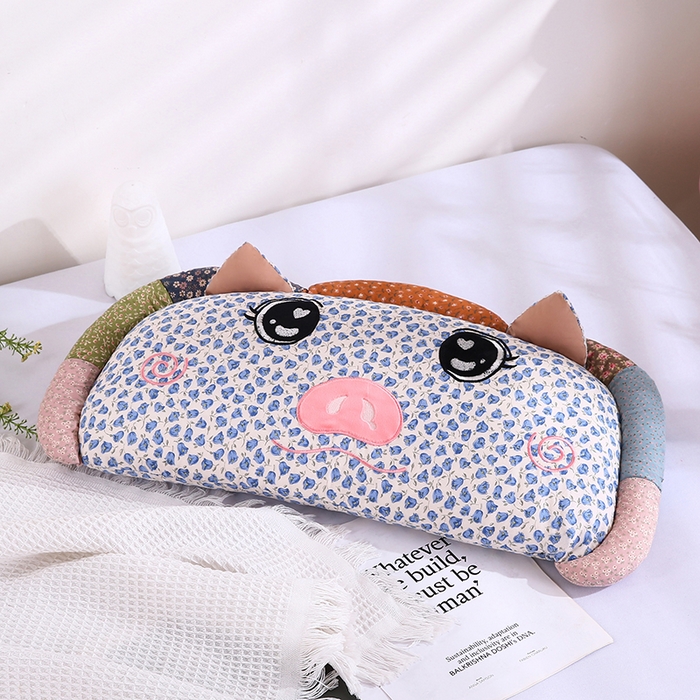 91家纺网 家纺一手货源 找家纺 （总）蔻眠 2025新款全棉卡通荞麦枕芯儿童学生成人护颈枕萌萌猪