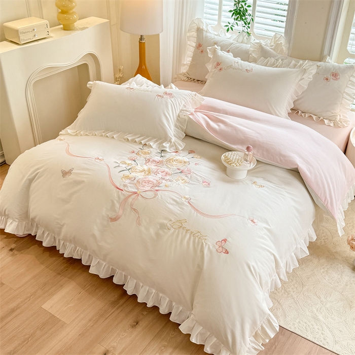 91家纺网 家纺一手货源 找家纺 绒棉世家 2025新款韩版贴布绣刺绣四件套-花蔓 花蔓-奶白