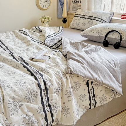 91家纺网 家纺一手货源 找家纺 （总）一比一家纺 2025新款云感皱皱纱简单款夏被夏凉被空调被四件套