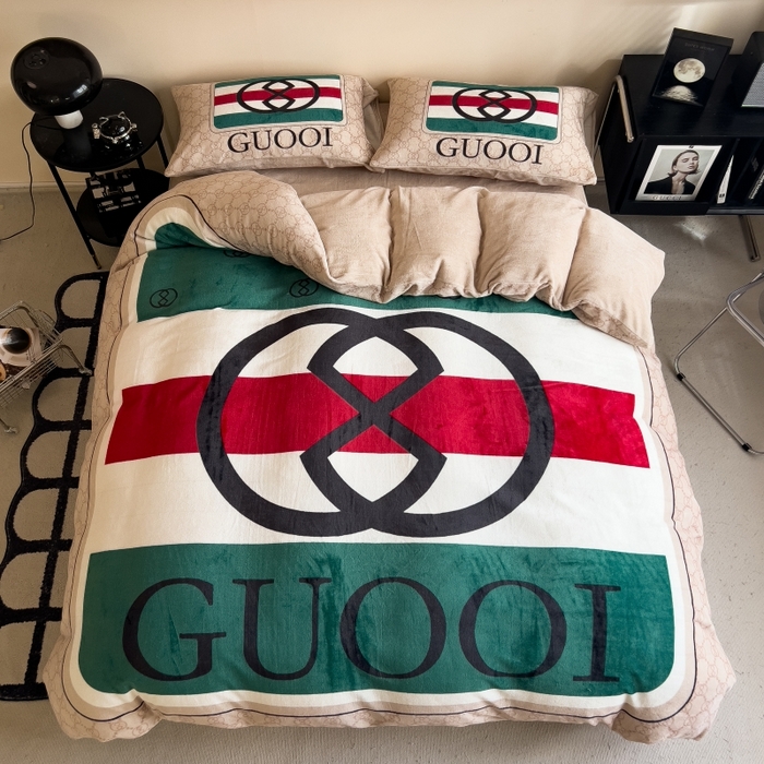 91家纺网 家纺一手货源 找家纺 （总）鸿森林 2025新款牛奶绒大版数码印花轻奢风系列四件套