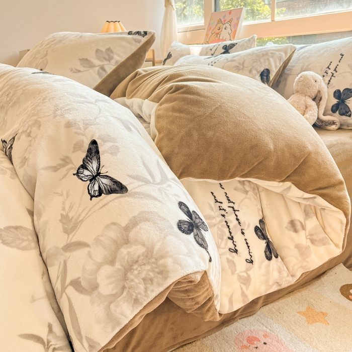 91家纺网 家纺一手货源 找家纺 （总）鸿森林 2025新款蝴蝶牛奶绒印花四件套