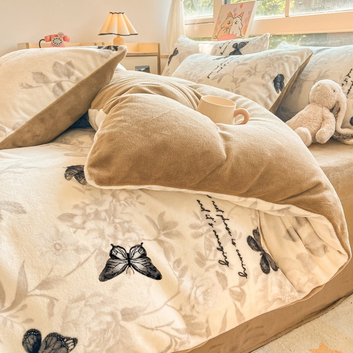 91家纺网 家纺一手货源 找家纺 （总）鸿森林 2025新款蝴蝶牛奶绒印花四件套