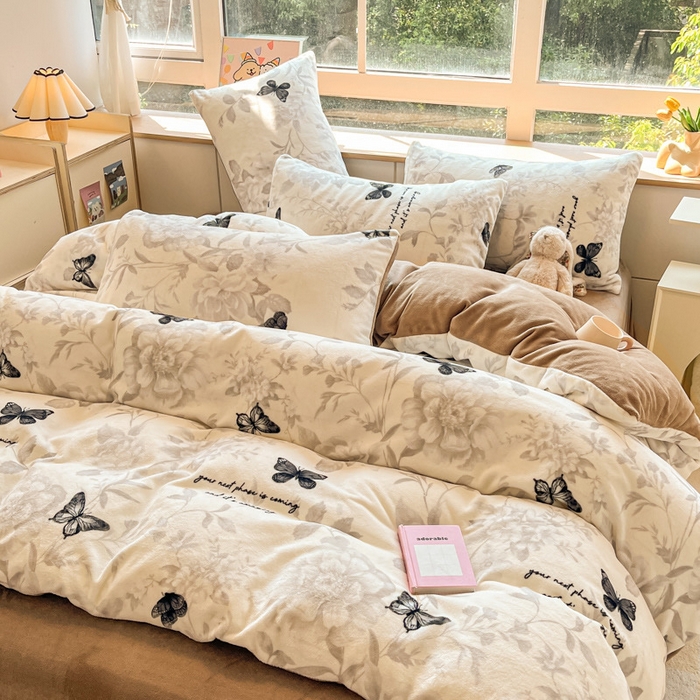 91家纺网 家纺一手货源 找家纺 （总）鸿森林 2025新款蝴蝶牛奶绒印花四件套