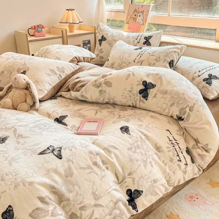 91家纺网 家纺一手货源 找家纺 （总）鸿森林 2025新款蝴蝶牛奶绒印花四件套