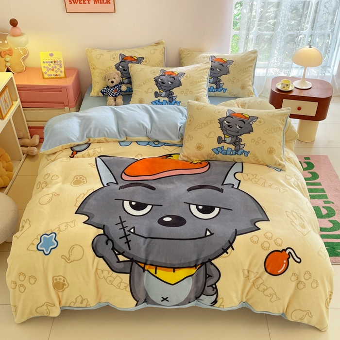 91家纺网 家纺一手货源 找家纺 鸿森林 2025新款牛奶绒大版数码印花喜羊羊与灰太狼系列四件套 狼堡故事