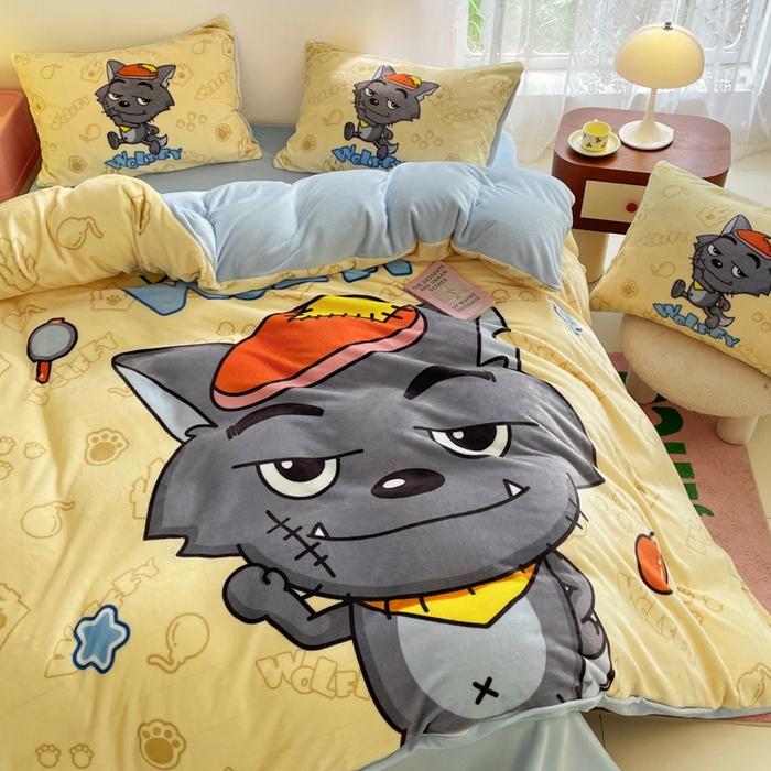 91家纺网 家纺一手货源 找家纺 鸿森林 2025新款牛奶绒大版数码印花喜羊羊与灰太狼系列四件套 狼堡故事