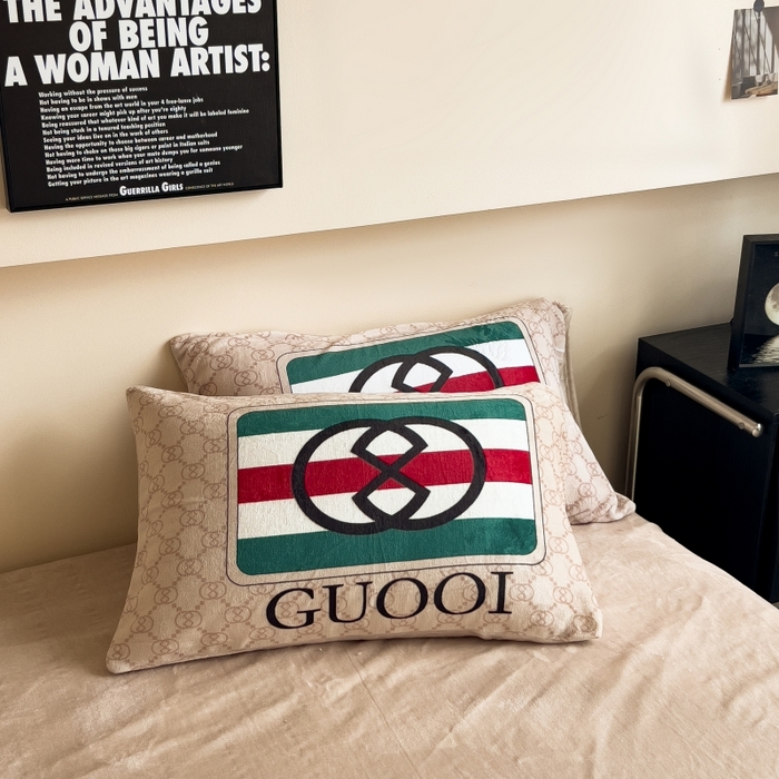 91家纺网 家纺一手货源 找家纺 鸿森林 2025新款牛奶绒大版数码印花轻奢风系列四件套 卡洛斯