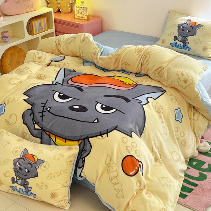 91家纺网 家纺一手货源 找家纺 鸿森林 2025新款牛奶绒大版数码印花喜羊羊与灰太狼系列四件套 狼堡故事