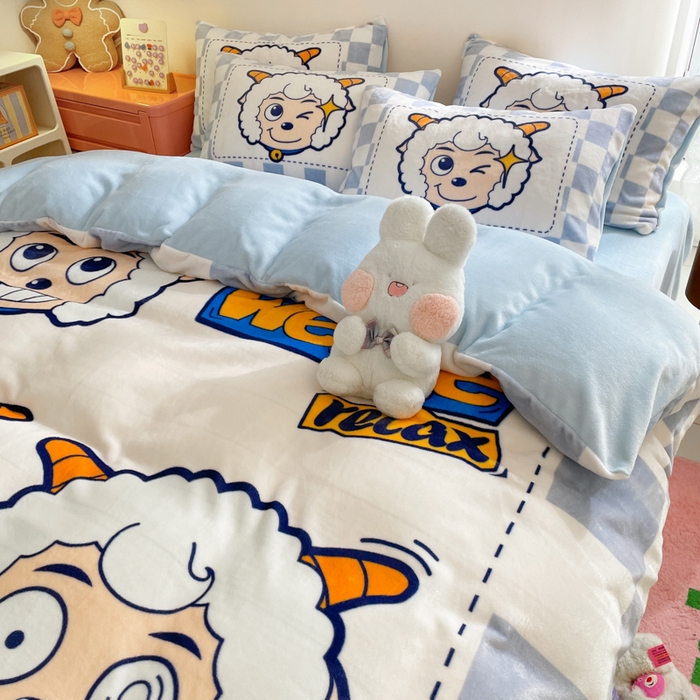 91家纺网 家纺一手货源 找家纺 鸿森林 2025新款牛奶绒大版数码印花喜羊羊与灰太狼系列四件套 乐滋滋