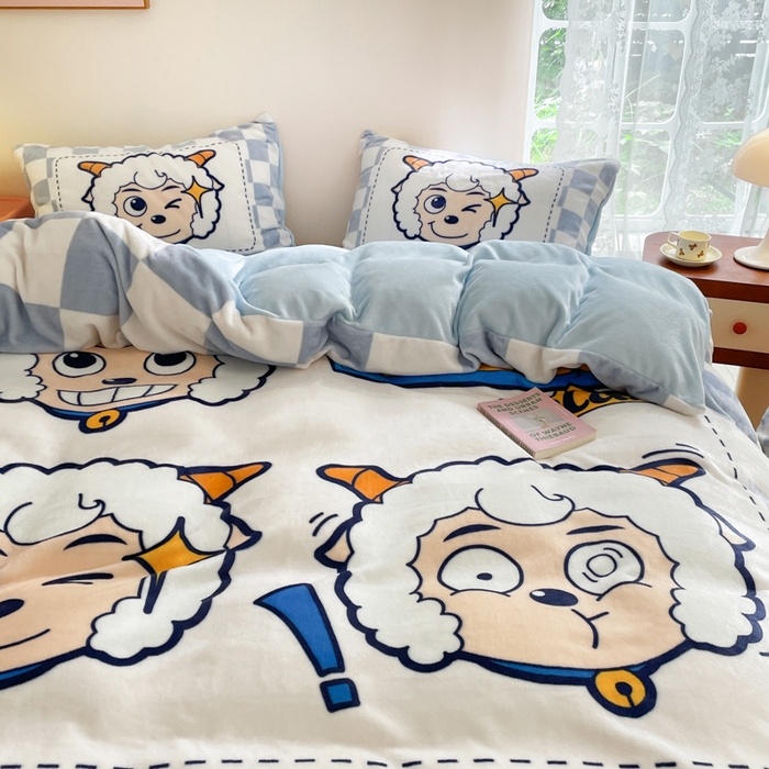 91家纺网 家纺一手货源 找家纺 鸿森林 2025新款牛奶绒大版数码印花喜羊羊与灰太狼系列四件套 乐滋滋