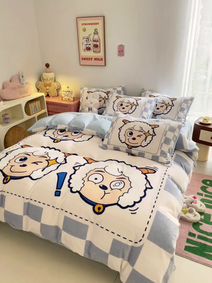 91家纺网 家纺一手货源 找家纺 鸿森林 2025新款牛奶绒大版数码印花喜羊羊与灰太狼系列四件套 乐滋滋