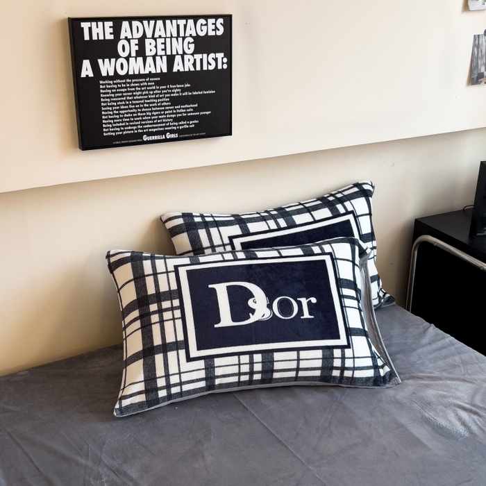 91家纺网 家纺一手货源 找家纺 鸿森林 2025新款牛奶绒大版数码印花轻奢风系列四件套 莉莉安