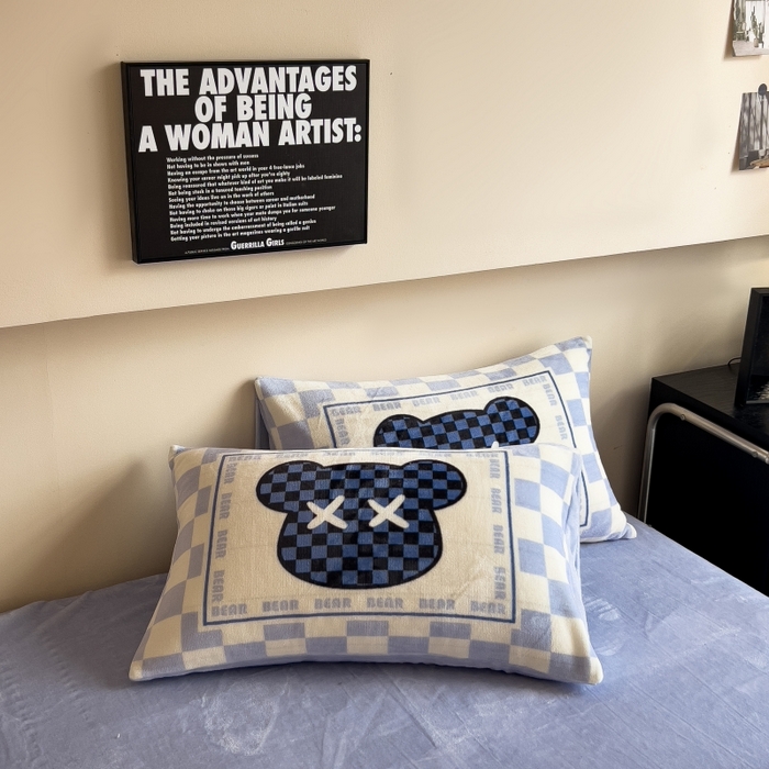 91家纺网 家纺一手货源 找家纺 鸿森林 2025新款牛奶绒大版数码印花轻奢风系列四件套 梦想熊