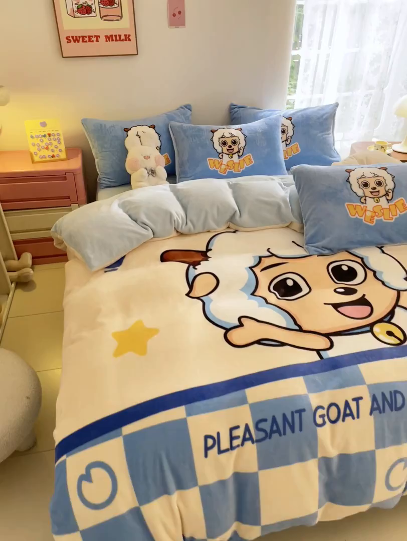 91家纺网 家纺一手货源 找家纺 鸿森林 2025新款牛奶绒大版数码印花喜羊羊与灰太狼系列四件套 梦想小羊