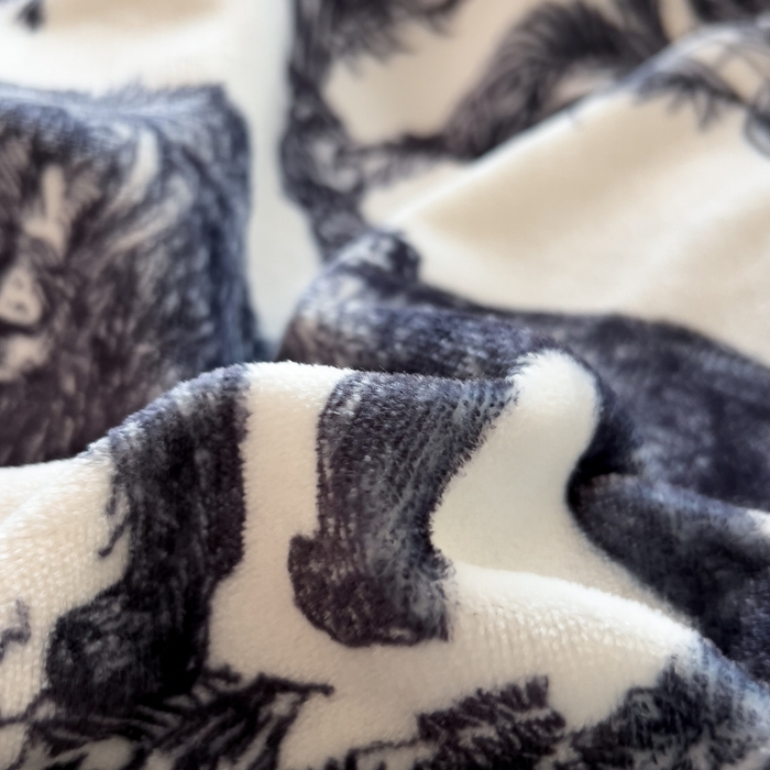 91家纺网 家纺一手货源 找家纺 鸿森林 2025新款牛奶绒大版数码印花轻奢风系列四件套 森迪格调