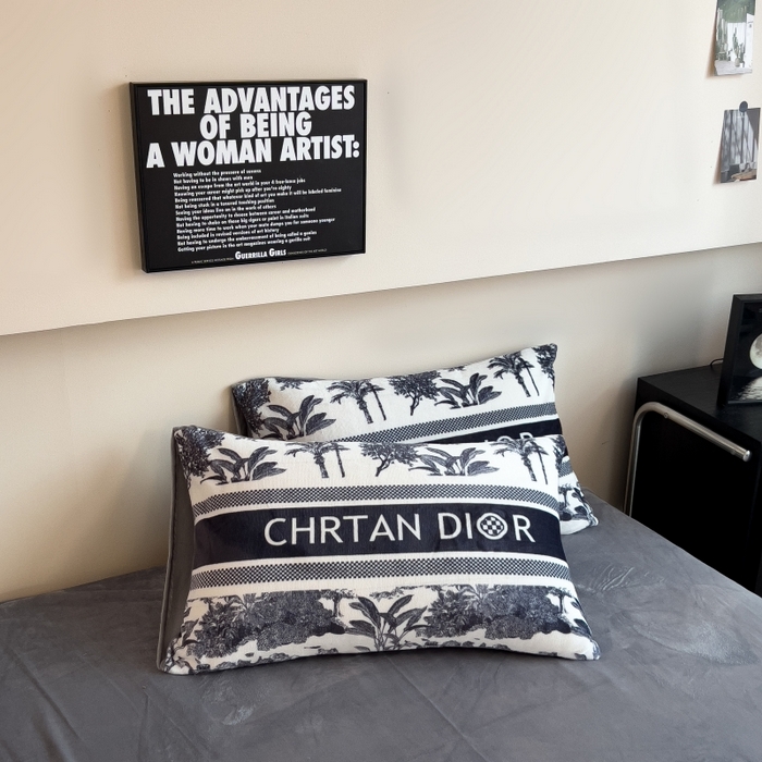 91家纺网 家纺一手货源 找家纺 鸿森林 2025新款牛奶绒大版数码印花轻奢风系列四件套 森迪格调