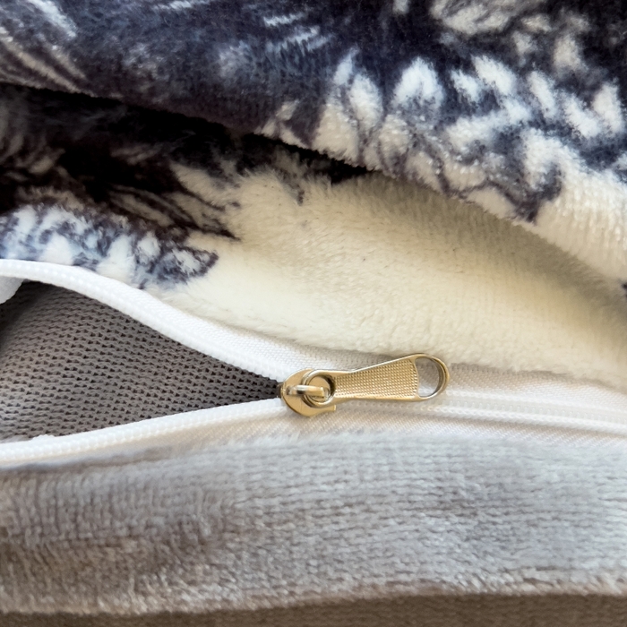 91家纺网 家纺一手货源 找家纺 鸿森林 2025新款牛奶绒大版数码印花轻奢风系列四件套 森迪格调