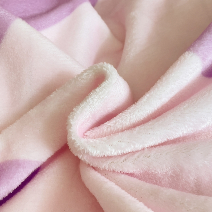 91家纺网 家纺一手货源 找家纺 鸿森林 2025新款牛奶绒大版数码印花喜羊羊与灰太狼系列四件套 青春时光