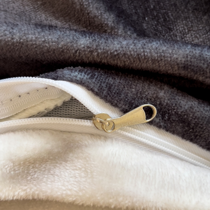 91家纺网 家纺一手货源 找家纺 鸿森林 2025新款牛奶绒大版数码印花轻奢风系列四件套 小熊世界