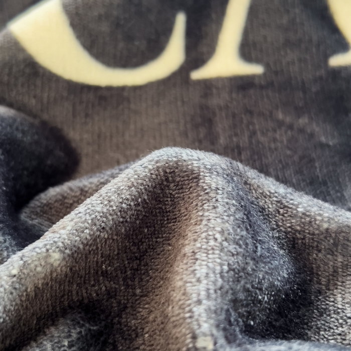 91家纺网 家纺一手货源 找家纺 鸿森林 2025新款牛奶绒大版数码印花轻奢风系列四件套 小熊世界