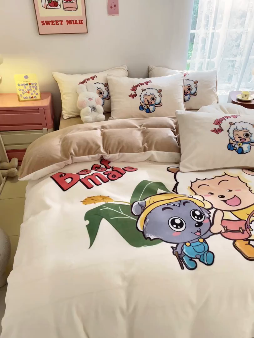 91家纺网 家纺一手货源 找家纺 鸿森林 2025新款牛奶绒大版数码印花喜羊羊与灰太狼系列四件套 淘淘假日