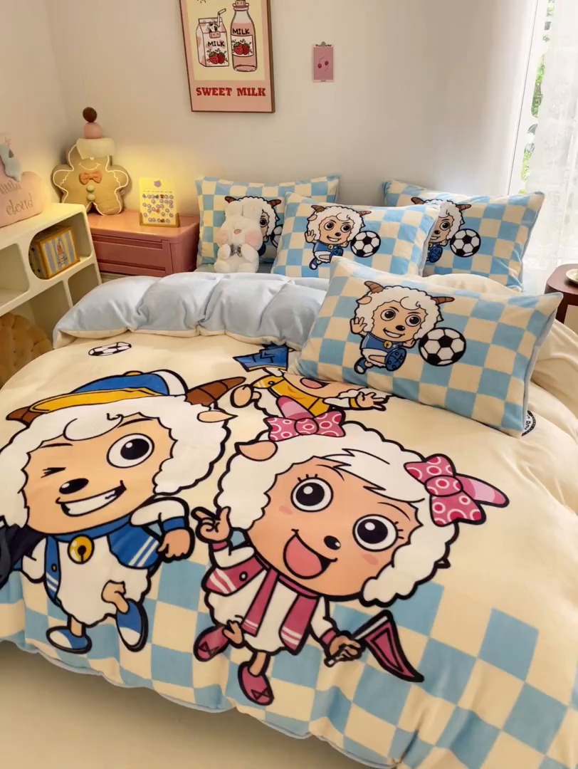 91家纺网 家纺一手货源 找家纺 鸿森林 2025新款牛奶绒大版数码印花喜羊羊与灰太狼系列四件套 体育之星