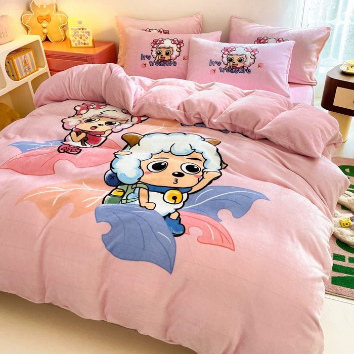 91家纺网 家纺一手货源 找家纺 鸿森林 2025新款牛奶绒大版数码印花喜羊羊与灰太狼系列四件套 甜心伙伴