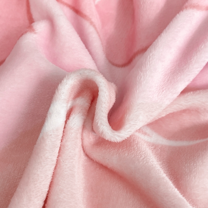 91家纺网 家纺一手货源 找家纺 鸿森林 2025新款牛奶绒大版数码印花喜羊羊与灰太狼系列四件套 甜心伙伴