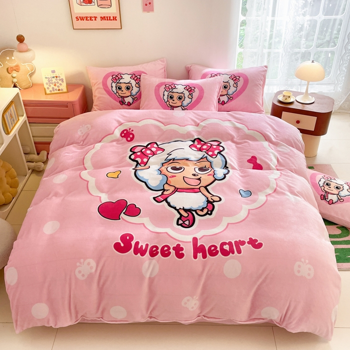 91家纺网 家纺一手货源 找家纺 鸿森林 2025新款牛奶绒大版数码印花喜羊羊与灰太狼系列四件套 甜心美羊羊