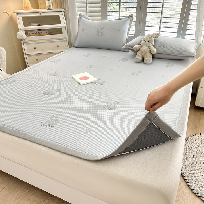 91家纺网 家纺一手货源 找家纺 （总）畅畅家纺 2025新款A类PE提花软席凉感冰豆豆凉席三件套