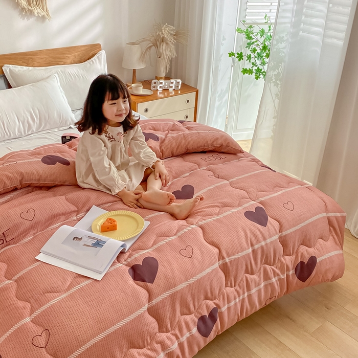 91家纺网 家纺一手货源 找家纺 （总）U被家纺 2025新款仿棉印花冬被童模图