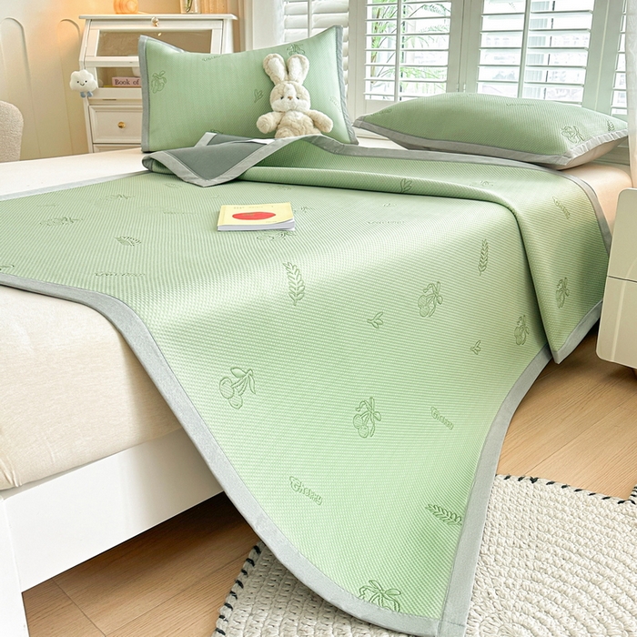 91家纺网 家纺一手货源 找家纺 畅畅家纺 2025新款A类PE提花软席凉感冰豆豆凉席三件套 夏日樱桃-绿