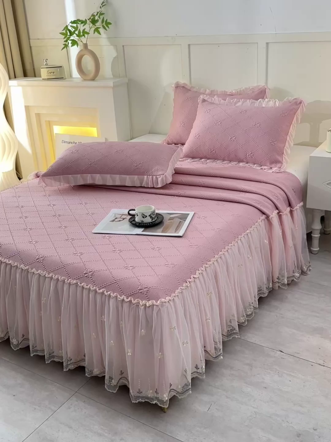 91家纺网 家纺一手货源 找家纺 （总）畅畅家纺 2025新款网红爆款夏季立体冰豆豆凉席床裙款三件套