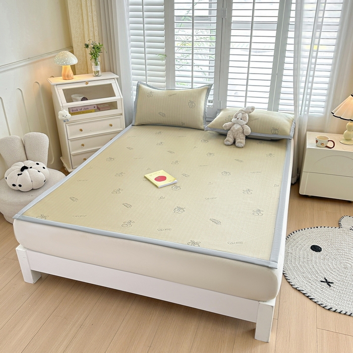 91家纺网 家纺一手货源 找家纺 畅畅家纺 2025新款A类PE提花软席凉感冰豆豆凉席三件套 夏日樱桃-杏