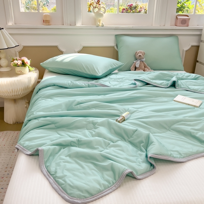 91家纺网 家纺一手货源 找家纺 鸿森林 2025新款纯色凉感丝包边夏被空调被 薄荷绿