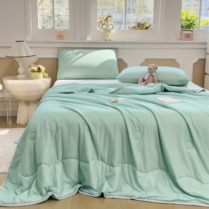 91家纺网 家纺一手货源 找家纺 鸿森林 2025新款纯色凉感丝包边夏被空调被 薄荷绿