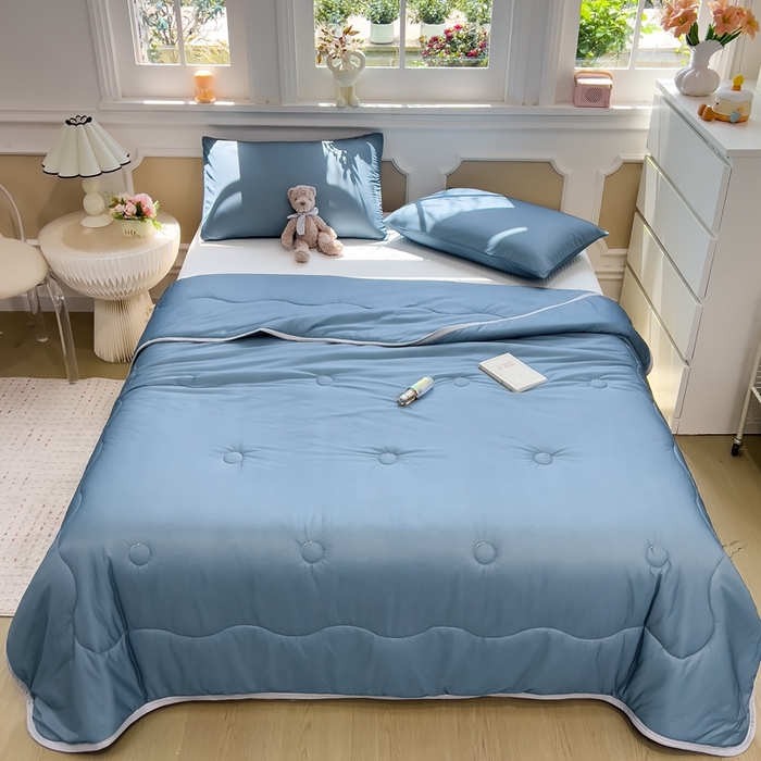 91家纺网 家纺一手货源 找家纺 鸿森林 2025新款纯色凉感丝包边夏被空调被 宾利蓝