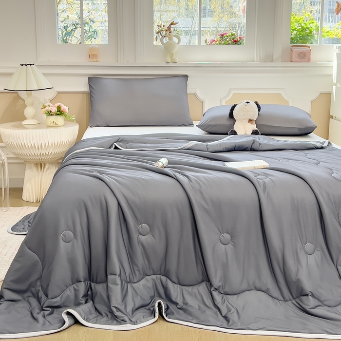 91家纺网 家纺一手货源 找家纺 鸿森林 2025新款纯色凉感丝包边夏被空调被 绅士灰