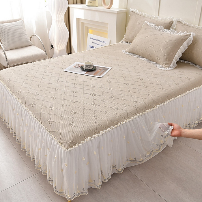 91家纺网 家纺一手货源 找家纺 畅畅家纺 2025新款网红爆款夏季立体冰豆豆凉席床裙款三件套 爱心-咖