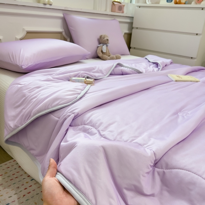 91家纺网 家纺一手货源 找家纺 鸿森林 2025新款纯色凉感丝包边夏被空调被 熏衣紫