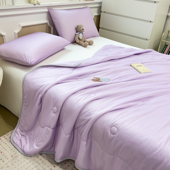 91家纺网 家纺一手货源 找家纺 鸿森林 2025新款纯色凉感丝包边夏被空调被 熏衣紫