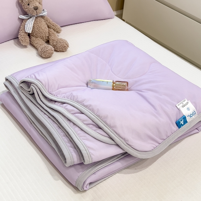 91家纺网 家纺一手货源 找家纺 鸿森林 2025新款纯色凉感丝包边夏被空调被 熏衣紫