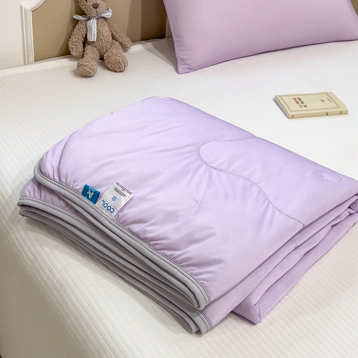 91家纺网 家纺一手货源 找家纺 鸿森林 2025新款纯色凉感丝包边夏被空调被 熏衣紫