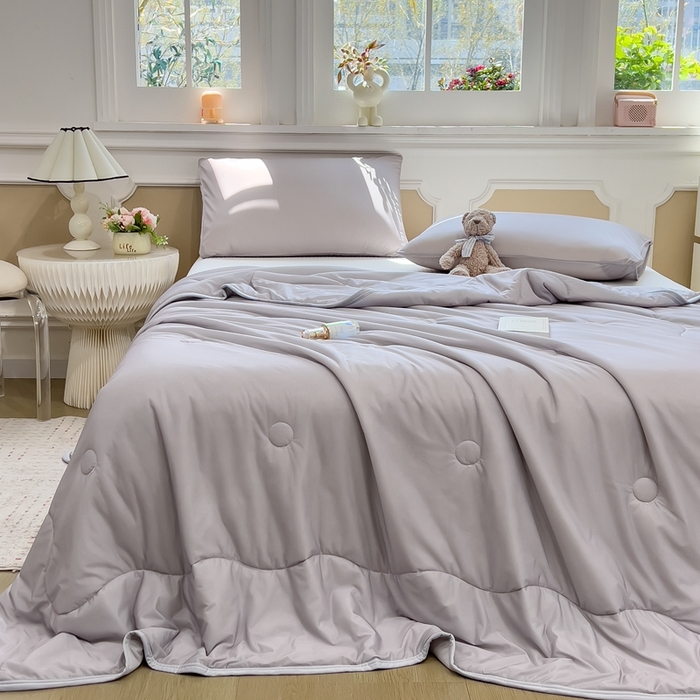 91家纺网 家纺一手货源 找家纺 鸿森林 2025新款纯色凉感丝包边夏被空调被 烟灰