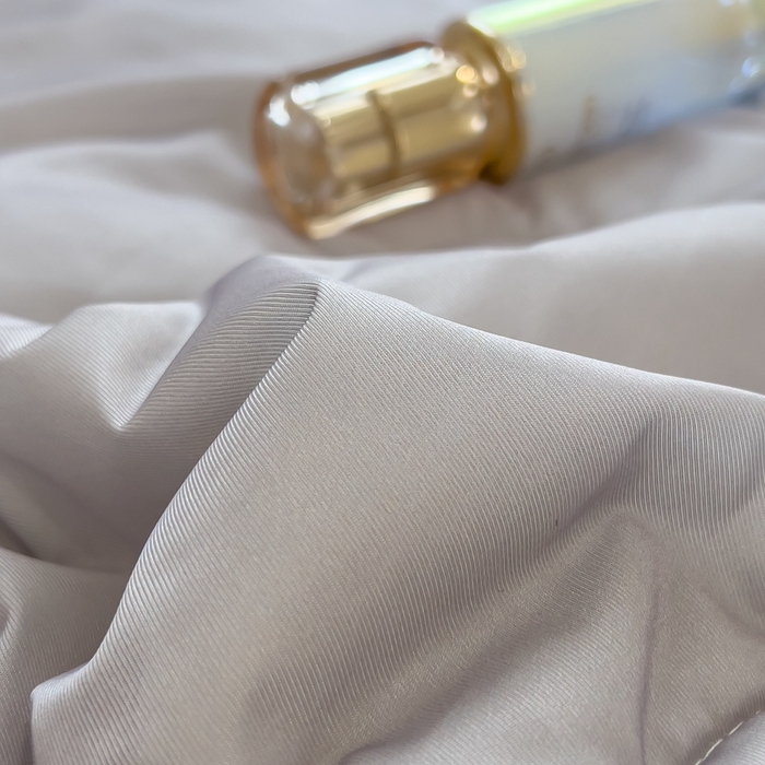 91家纺网 家纺一手货源 找家纺 鸿森林 2025新款纯色凉感丝包边夏被空调被 烟灰