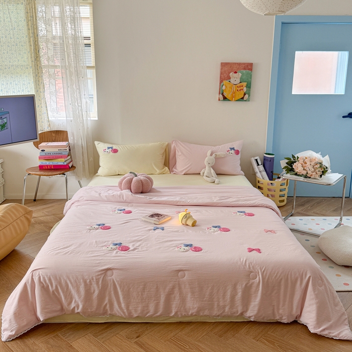 91家纺网 家纺一手货源 找家纺 （总）Sweet dreams甜梦 2025新款亲肤水洗棉毛巾刺绣夏被空调被夏凉被四件套