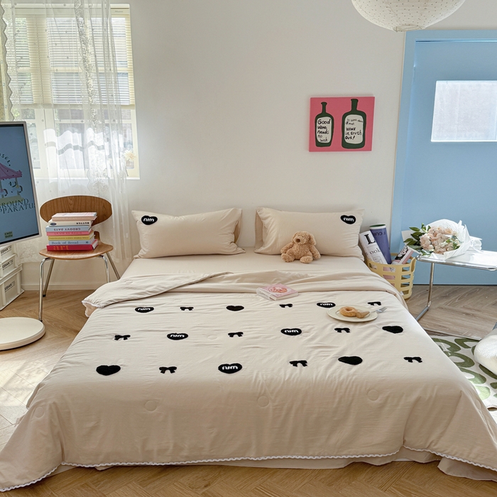 91家纺网 家纺一手货源 找家纺 （总）Sweet dreams甜梦 2025新款亲肤水洗棉毛巾刺绣夏被空调被夏凉被四件套