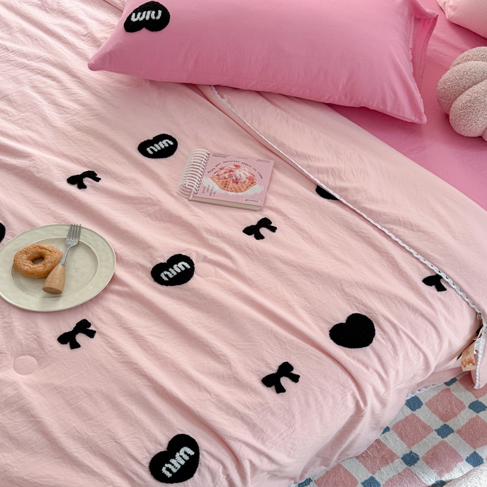 91家纺网 家纺一手货源 找家纺 Sweet dreams甜梦 2025新款亲肤水洗棉毛巾刺绣夏被空调被夏凉被四件套 粉玫Miu