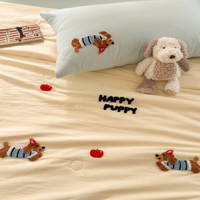 91家纺网 家纺一手货源 找家纺 Sweet dreams甜梦 2025新款亲肤水洗棉毛巾刺绣夏被空调被夏凉被四件套 黄蓝小狗