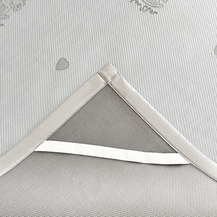 91家纺网 家纺一手货源 找家纺 畅畅家纺 2025新款A类PE提花软席凉感冰豆豆凉席三件套 旋转木马-灰